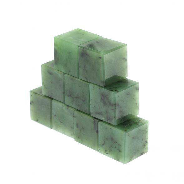 Нефритовые камни для виски / коньяка 9 кубиков 2 см саянский нефрит 128601