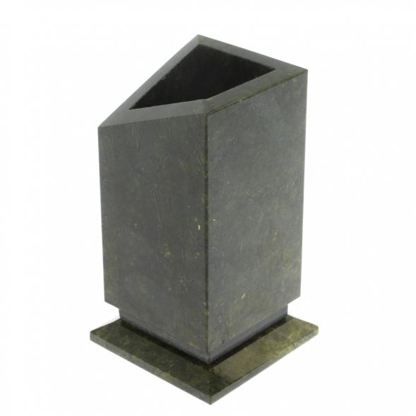 Карандашница из темного змеевика 129486