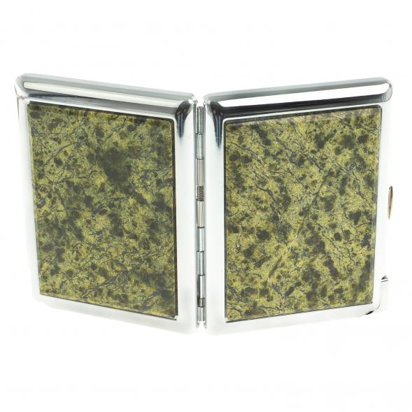 Портсигар 20 сигарет с зажигалкой камень змеевик светлый 123259