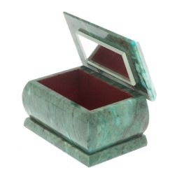 Шкатулка из шабровского змеевика с ящерицей 10х6,5х5,5 см
