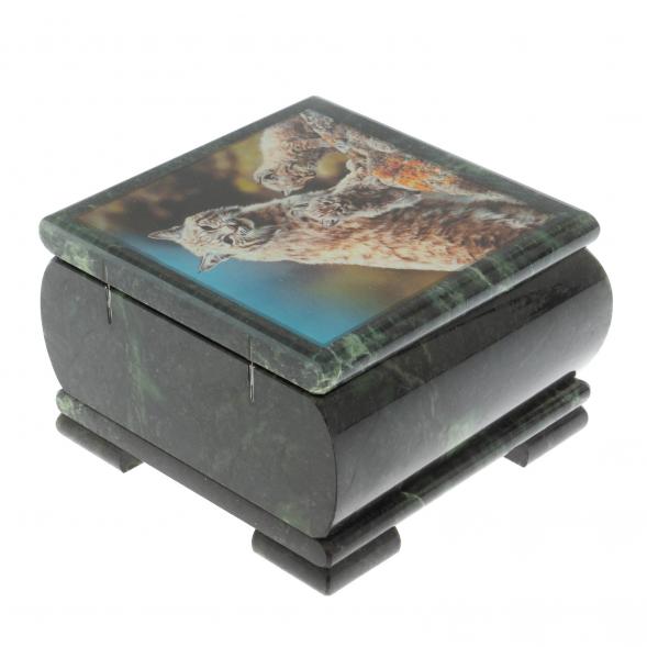 Шкатулка &amp;quot;Рысь и рысята&amp;quot; из змеевика 13х13х8 см 129497