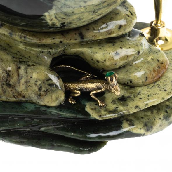 Композиция из змеевика &amp;quot;Ящерица на скале&amp;quot; шар 9,5 см 127772