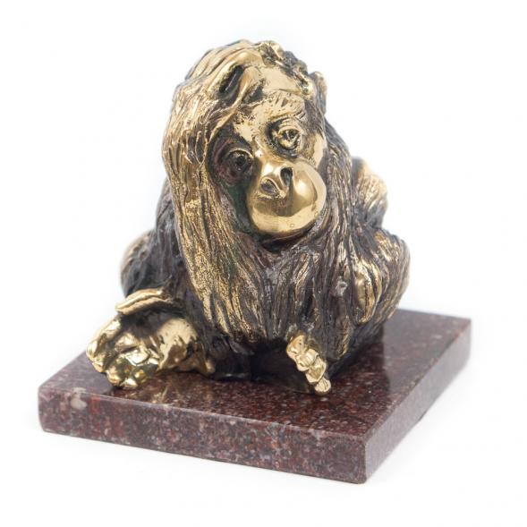 Статуэтка &amp;quot;Задумчивая обезьяна&amp;quot; из бронзы на подставке из камня 116847