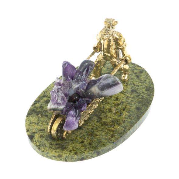 Статуэтка &amp;quot;Старатель с тачкой&amp;quot; бронза / змеевик / аметист 128318