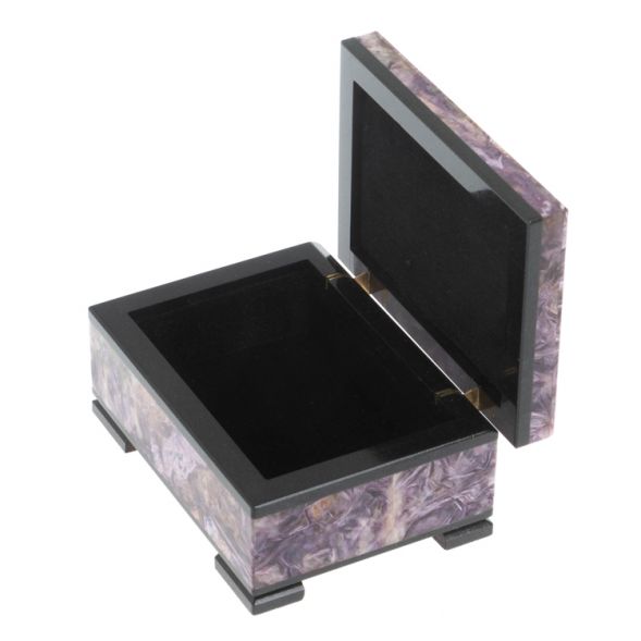 Шкатулка из камня чароит 8х6х4 см 127849