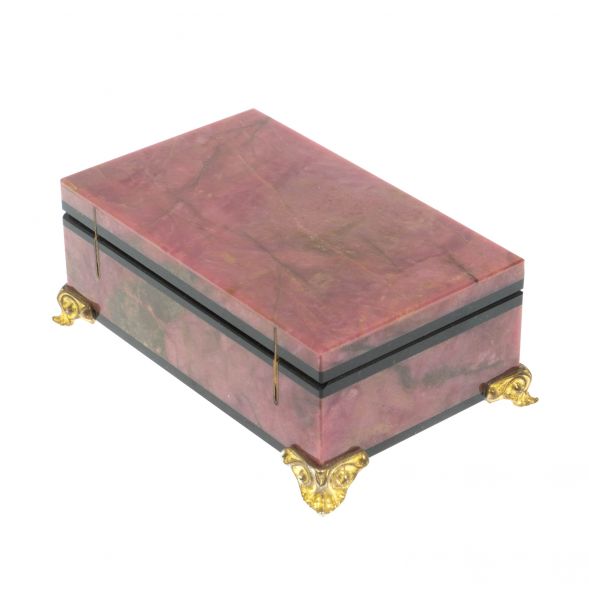 Шкатулка из родонита 11х7х4,5 см 128475