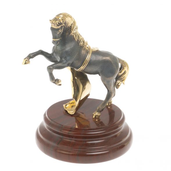 Бронзовая статуэтка &amp;quot;Конь с попоной&amp;quot; на подставке из яшмы 127382