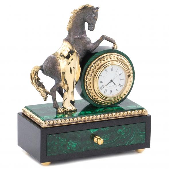 Декоративные часы из малахита &amp;quot;Конь на дыбах&amp;quot; с выдвижным ящиком 120203