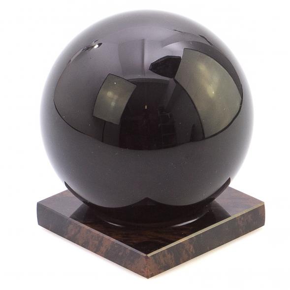 Шар из черного обсидиана 10 см на подставке 124718