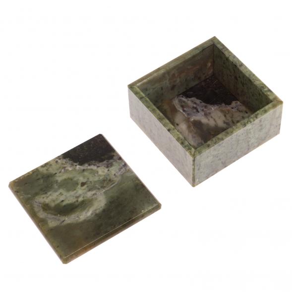 Шкатулка из камня нефрит 8х8х5 см 126758