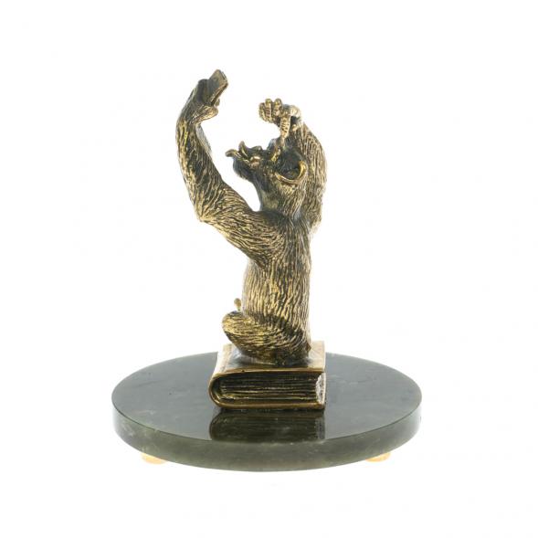 Статуэтка &amp;quot;Обезьяна с телефоном&amp;quot; на нефрите из бронзы 128630