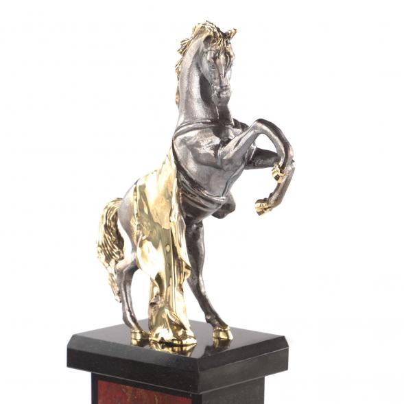 Часы из яшмы с бронзой &amp;quot;Вздыбленный конь&amp;quot; 113079