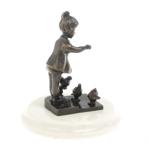 Бронзовая статуэтка &amp;quot;Девочка с голубями&amp;quot; мрамор 127550