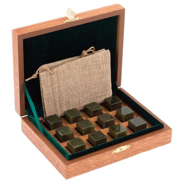 Подарочный набор камни для виски 12 кубиков из нефрита в деревянной коробке 120320