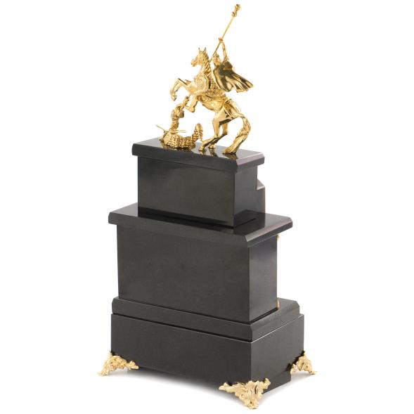 Интерьерные часы &amp;quot;Святой Георгий&amp;quot; из яшмы и долерита 113059