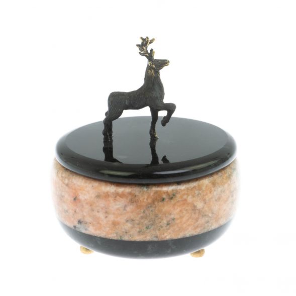 Шкатулка круглая &amp;quot;Олень&amp;quot; из розового мрамора и змеевика 10х10х11,5 см 129083