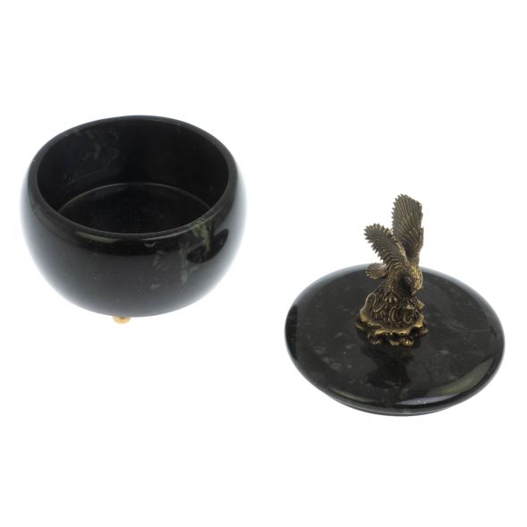Шкатулка круглая &amp;quot;Орел&amp;quot; из черного змеевика 10,5х10,5х13,5 см 129086