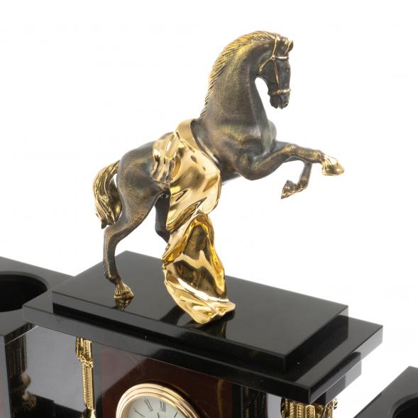 Настольный набор&amp;quot; Конь с попоной&amp;quot; из яшмы 129788