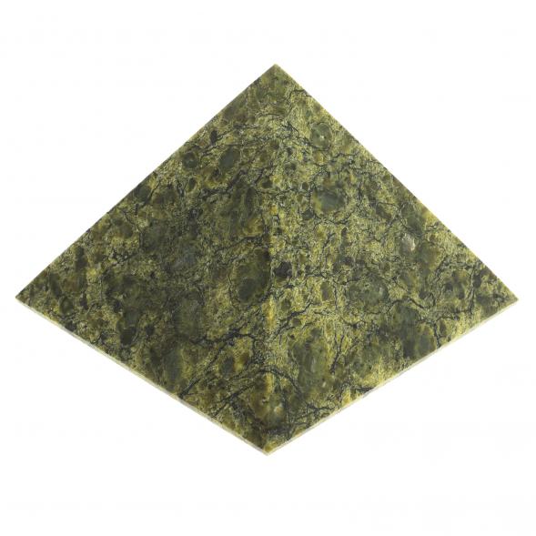 Пирамида 6,5х6,5х6 см камень змеевик 113786