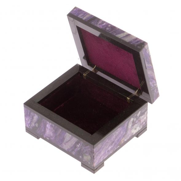 Шкатулка из камня чароит 7,5х6,5х4 см 125725