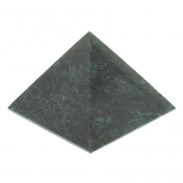 Пирамида 5х5х4,5 см камень змеевик 113850