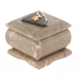 Шкатулка из мрамора с декором из яшмы