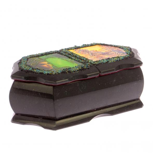 Шкатулка с двумя отсеками &amp;quot;Хозяйка медной горы / Домик в зимнем лесу&amp;quot; черный змеевик 20х10х7,5 см 125418