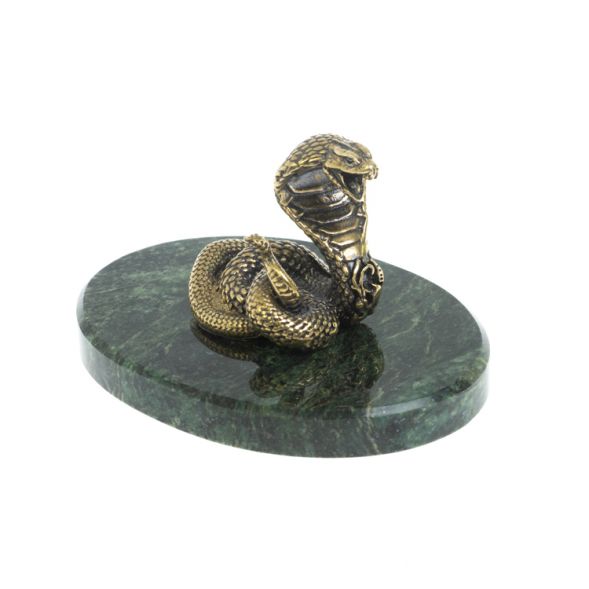 Статуэтка «Кобра» на подставке из шабровского змеевика 10×7,5×5,5 см 128108