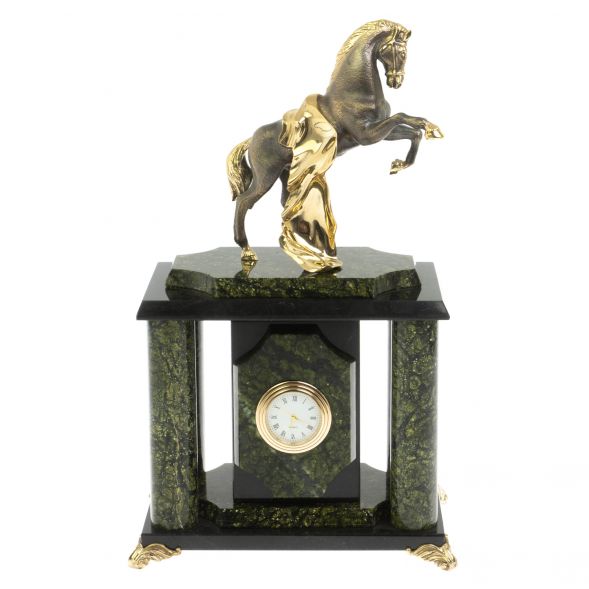 Часы &amp;quot;Конь с попоной&amp;quot; из баженовского змеевика 129254