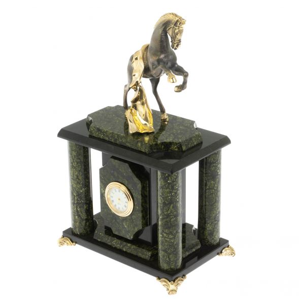 Часы &amp;quot;Конь с попоной&amp;quot; из баженовского змеевика 129254