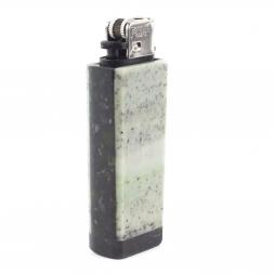 Зажигалка газовая из зеленого офиокальцита