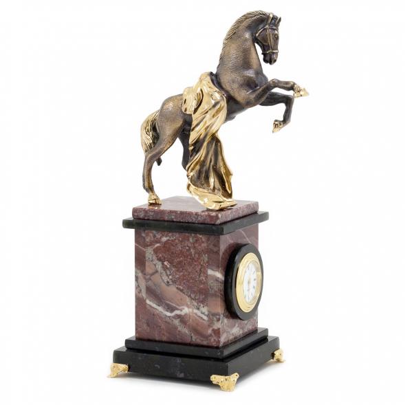 Часы &amp;quot;Конь с попоной&amp;quot; креноид и змеевик 115026