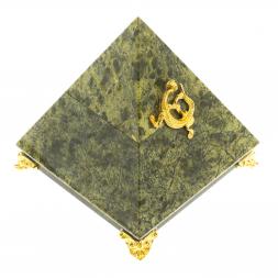 Шкатулка из камня "Пирамида" змеевик