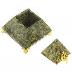 Шкатулка из камня "Пирамида" змеевик