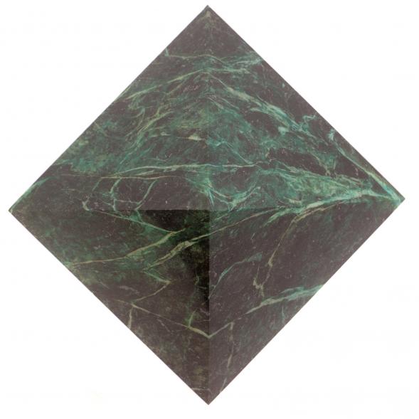 Пирамида 11х11х7,5 см камень змеевик 113810