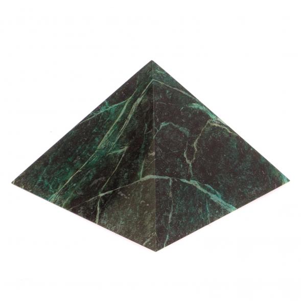 Пирамида 11х11х7,5 см камень змеевик 113810
