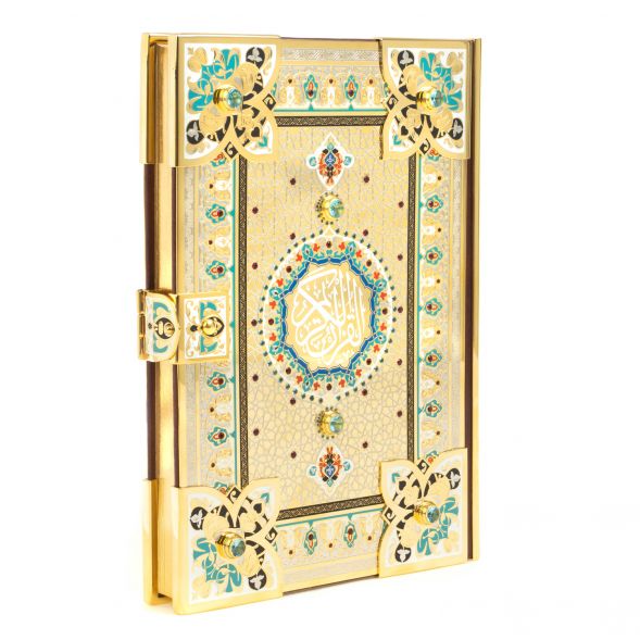 Коран на арабском языке в позолоченном окладе с четками 127574
