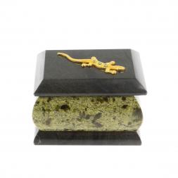 Шкатулка "Ящерица в стразах" из змеевика 7,5х5,5х5,5 см