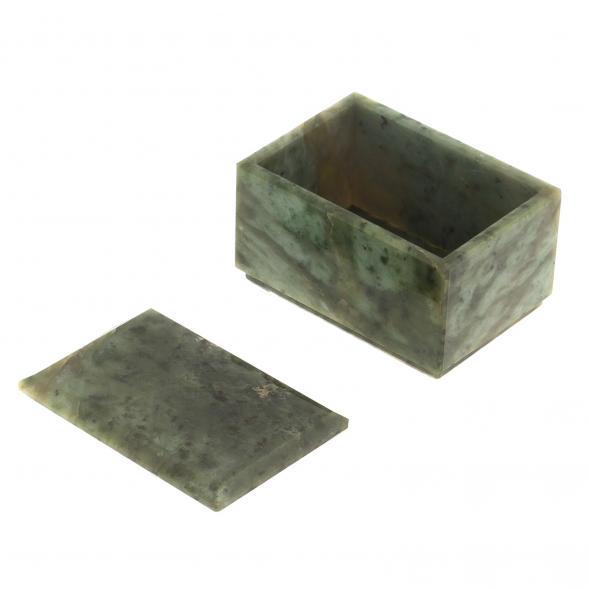 Нефритовая шкатулка 8х5,5х5 см / шкатулка для ювелирных украшений / для хранения бижутерии / шкатулка из камня