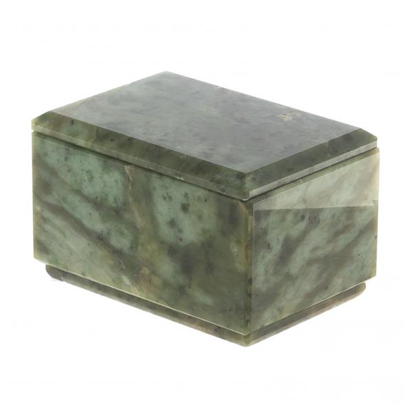 Нефритовая шкатулка 8х5,5х5 см / шкатулка для ювелирных украшений / для хранения бижутерии / шкатулка из камня
