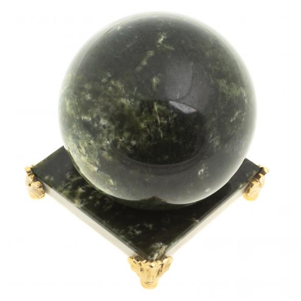 Шар из нефрита 10 см на подставке 123524