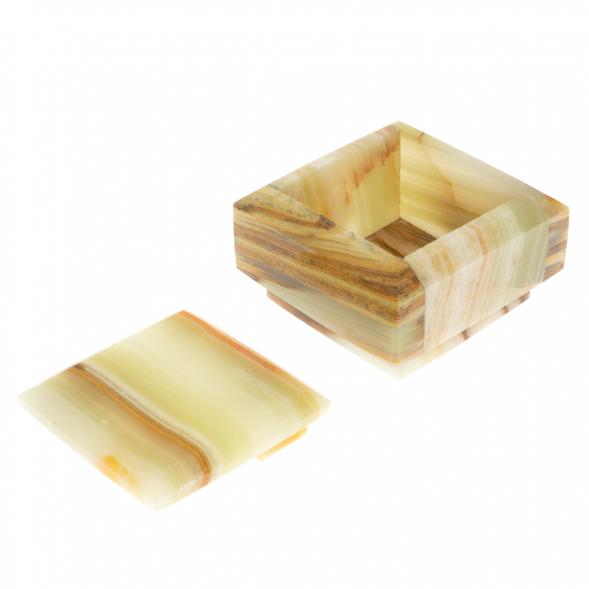 Шкатулка из оникса 7х7х6 см (3х3) 129740