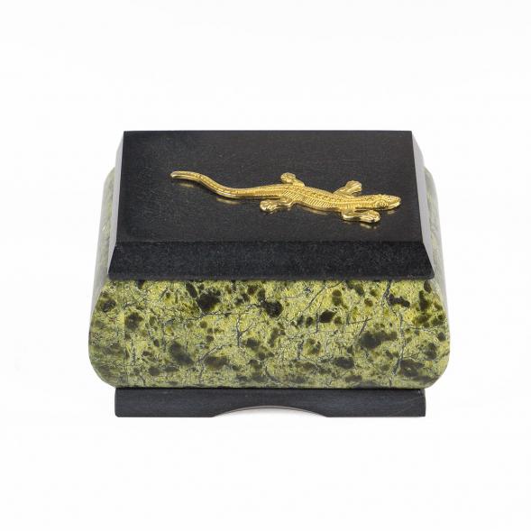 Каменная шкатулка с ящерицей змеевик 9х5,5х5 см 112036