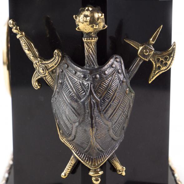 Каминные часы &amp;quot;Георгий Победоносец&amp;quot; из малахита и бронзы в кейсе 121010