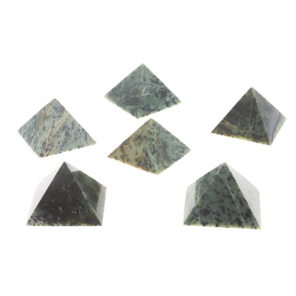 Пирамида из нефрита 4х4х3 см 124242