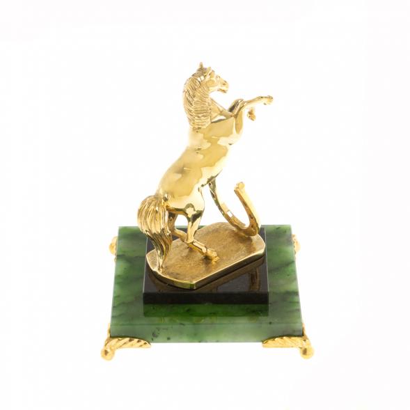 Бронзовая статуэтка &amp;quot;Лошадь с подковой&amp;quot; на нефрите 130063