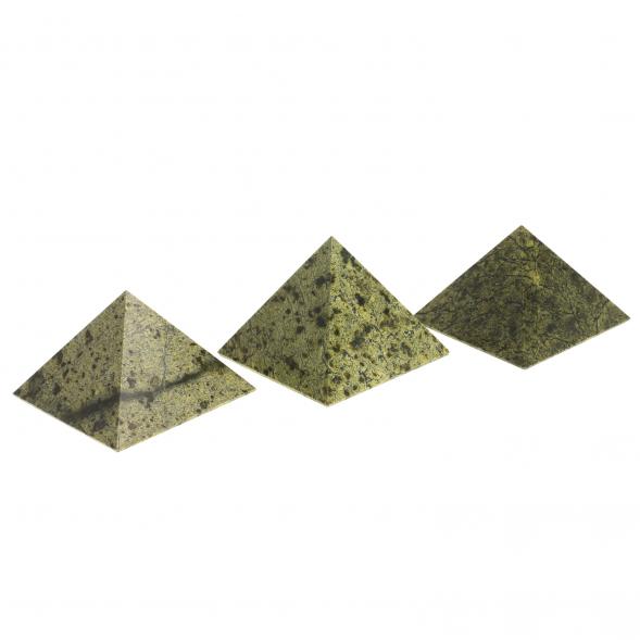 Пирамида 8,5х8,5х7,5 см камень змеевик 113907