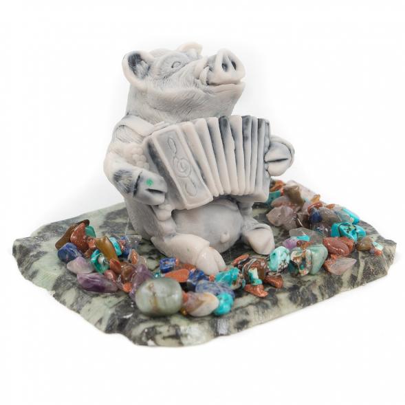 Сувенир &amp;quot;Кабан с гармошкой&amp;quot; из мрамолита 117047