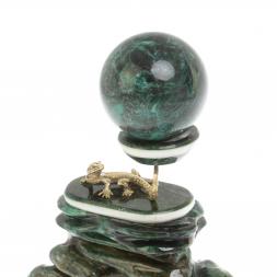 Композиция "Хозяйка медной горы" из змеевика с шаром Антистресс